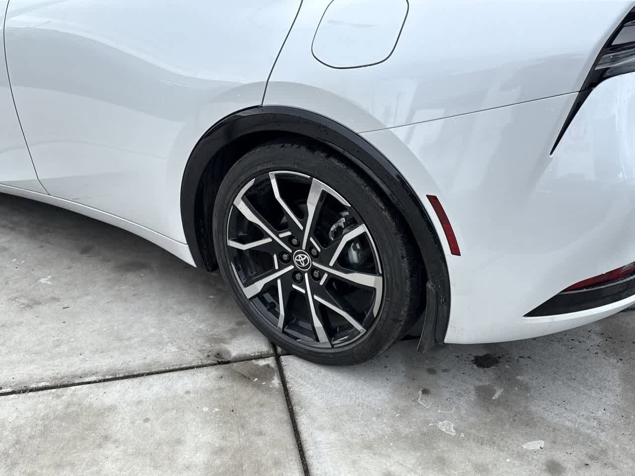 Used 2024 Toyota Prius Prime FWD image 8