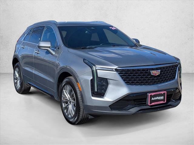 Used 2024 Cadillac XT4 Premium Luxury image 3