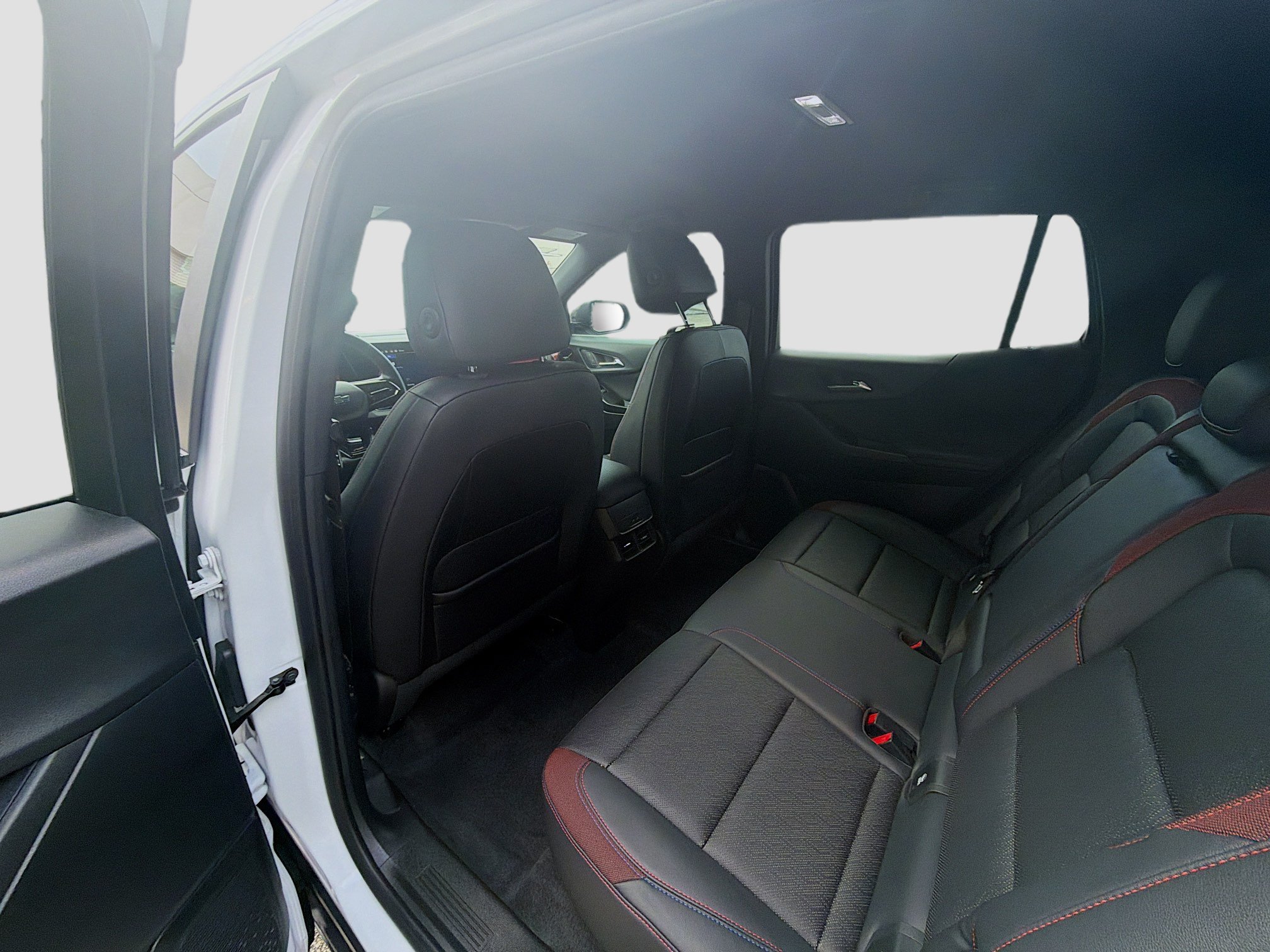 Used 2025 Chevrolet Equinox RS w/ Safety and Technology Package FWD image 24