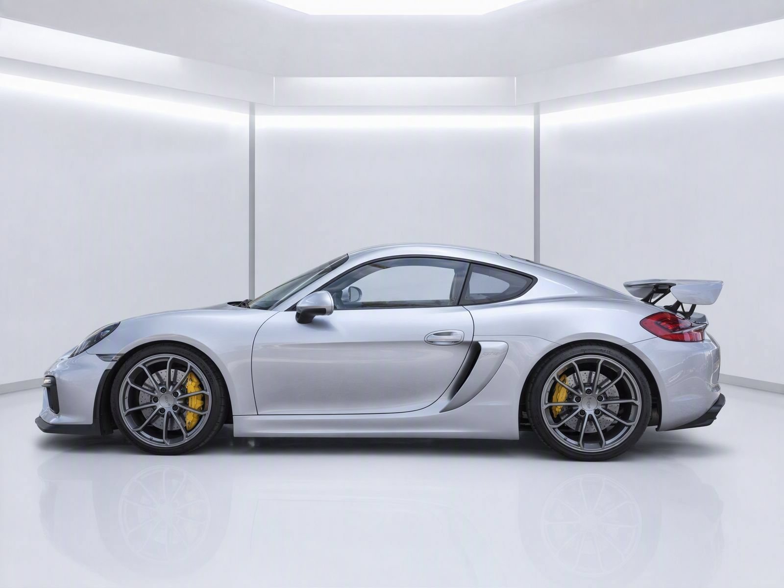 Used 2016 Porsche Cayman GT4 RWD image 2