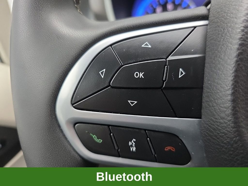 Used 2024 Chrysler Pacifica Touring-L image 26