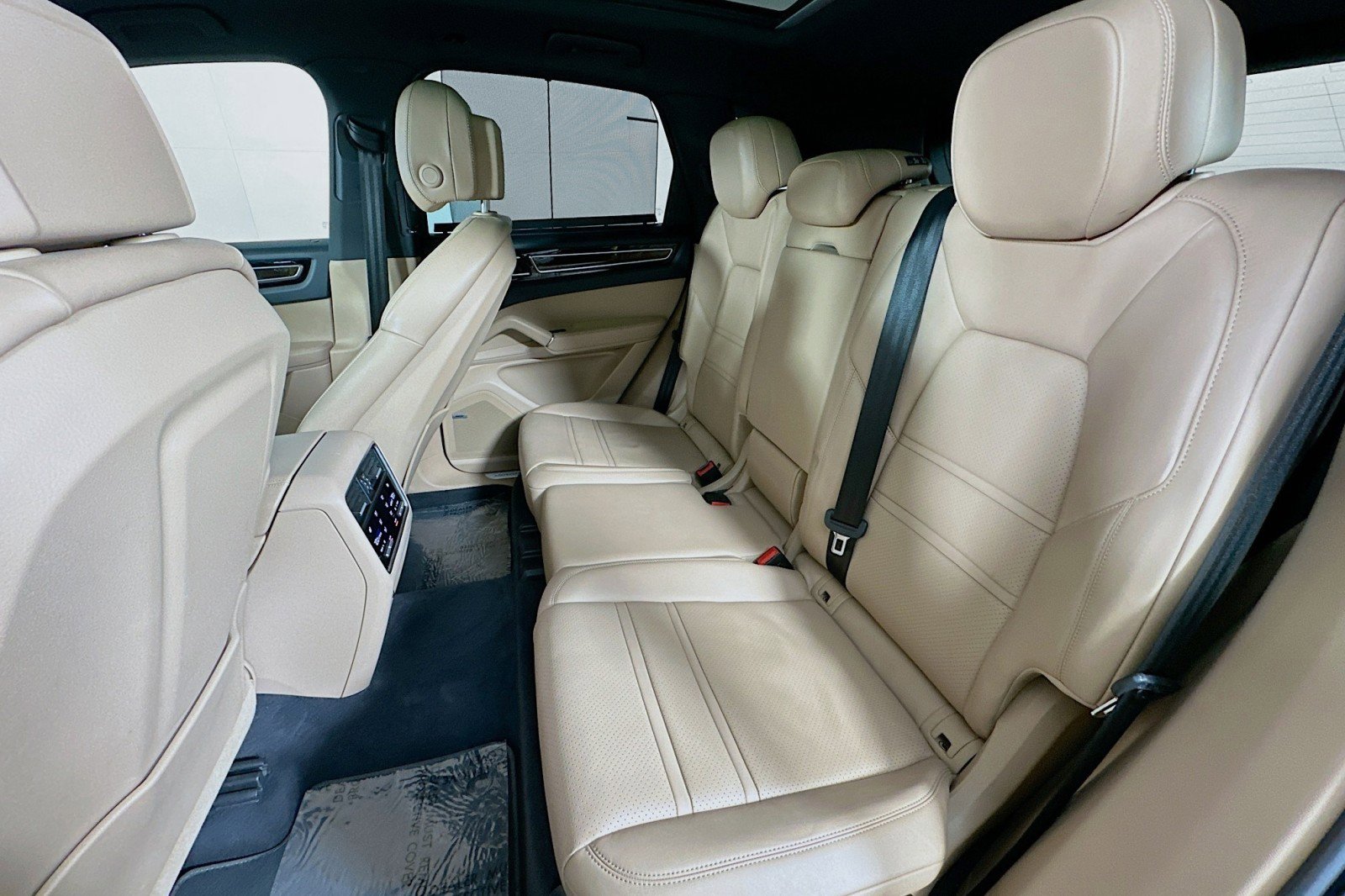 Used 2020 Porsche Cayenne S AWD/4WD image 9