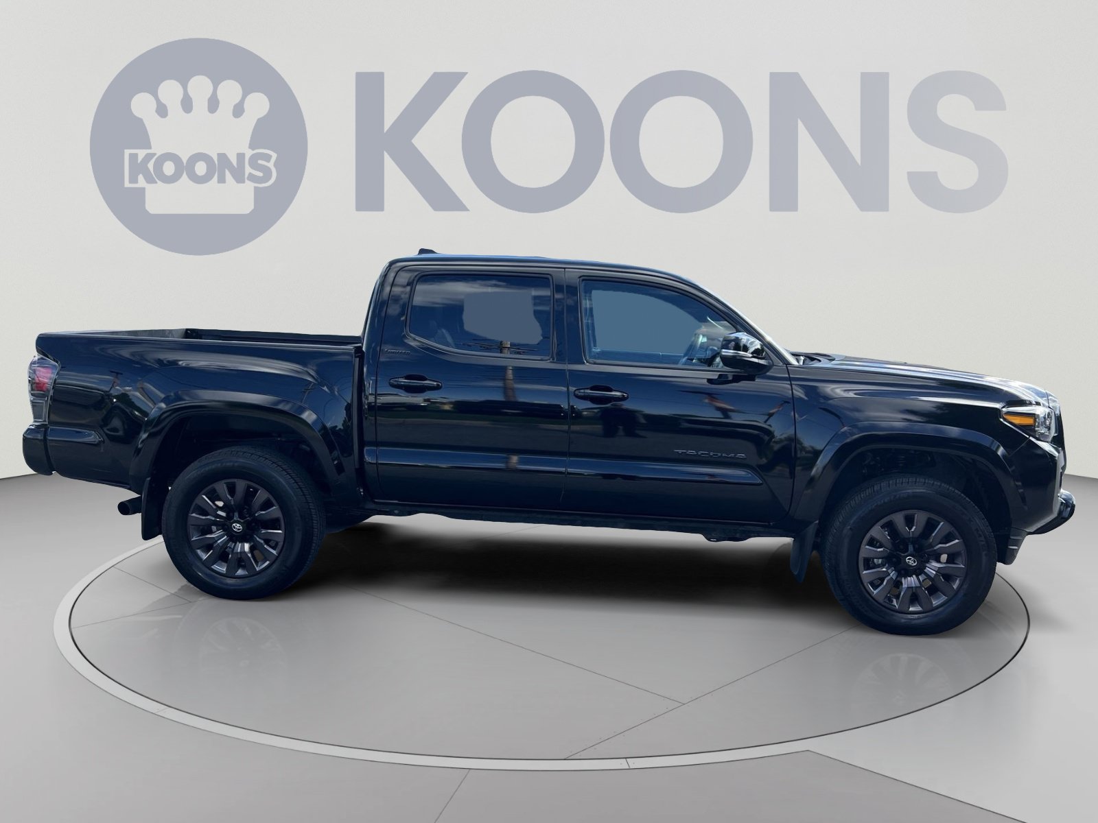 Used 2023 Toyota Tacoma Limited w/ Nightshade Package AWD/4WD image 8