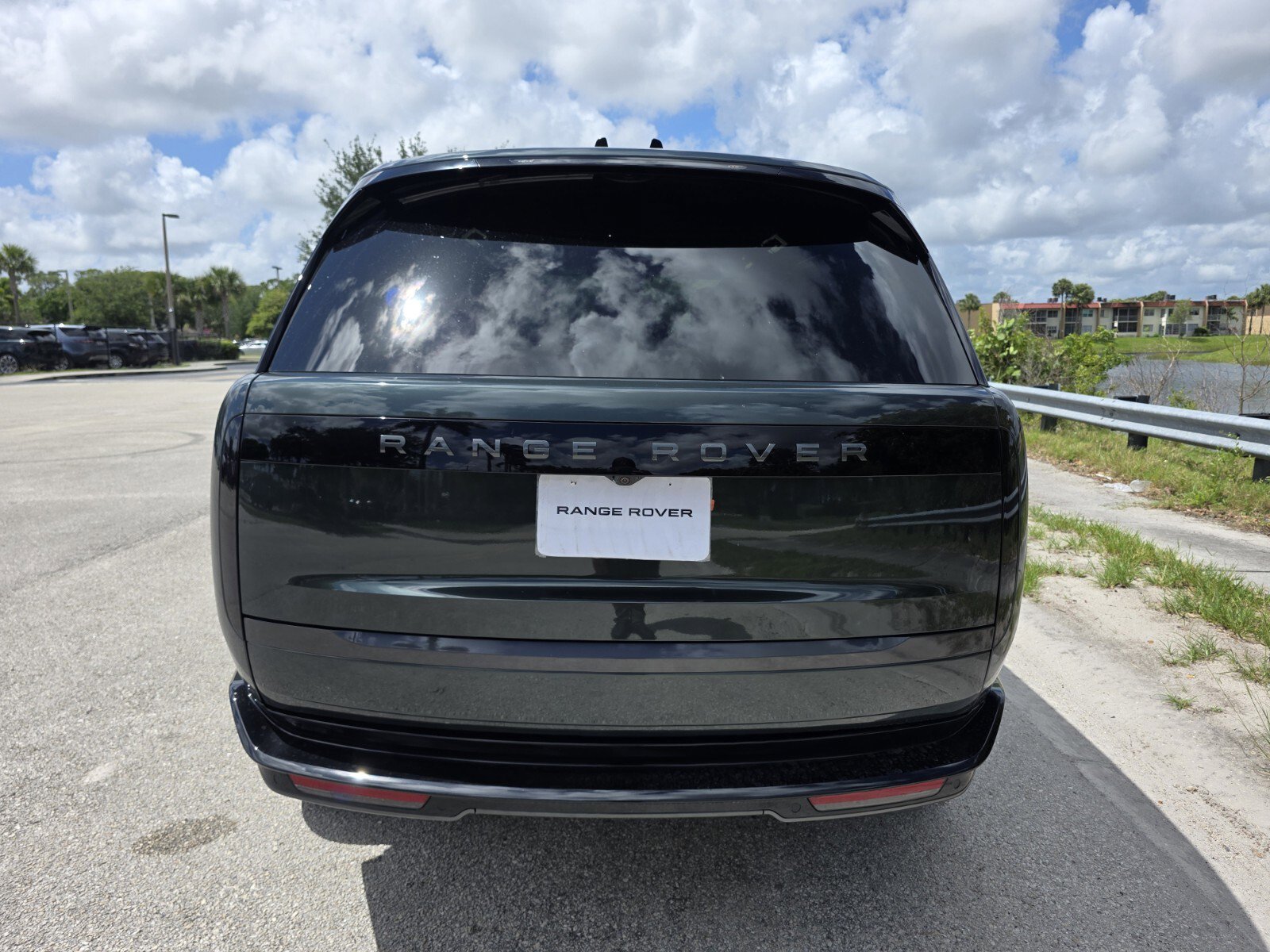 New 2026 Land Rover Range Rover Long Wheelbase SE AWD/4WD image 6