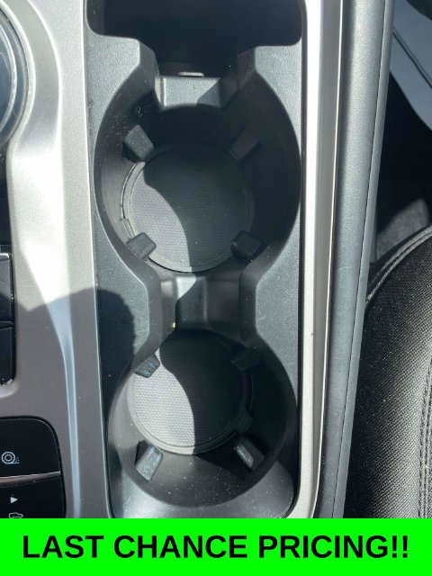 Certified 2024 Ford Explorer XLT RWD image 18