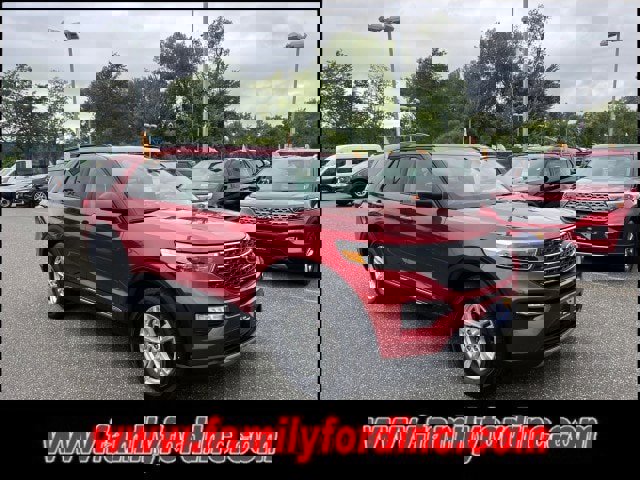 Certified 2022 Ford Explorer XLT w/ Equipment Group 202A image 1