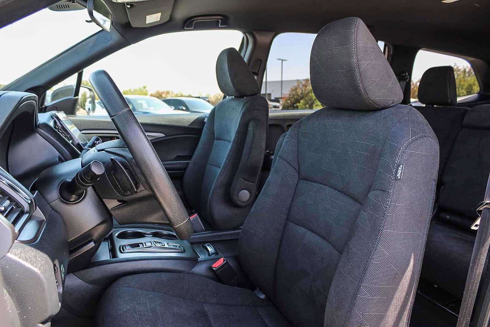 Used 2022 Honda Pilot Sport image 17
