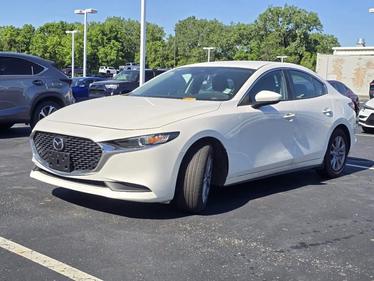 Used 2022 MAZDA MAZDA3 s FWD image 3