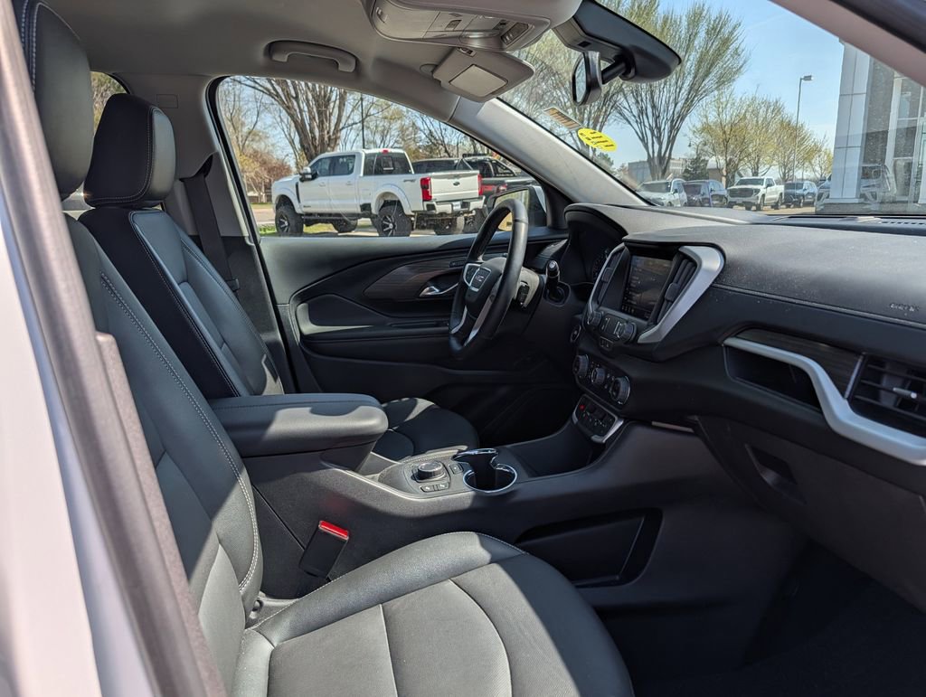 Used 2023 GMC Terrain SLT w/ Tech Package AWD/4WD image 18