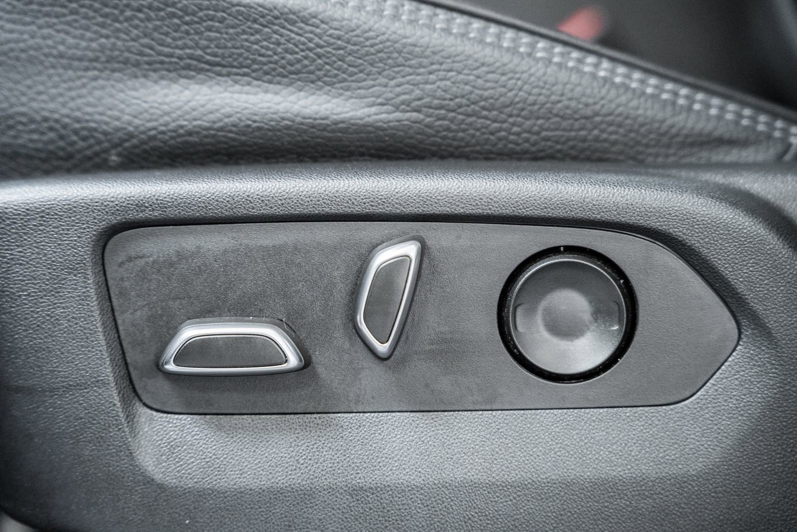 Used 2022 GMC Yukon Denali w/ Denali Premium Package AWD/4WD image 47