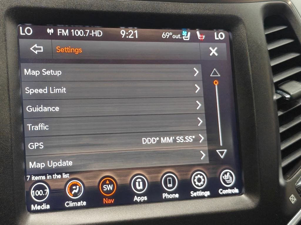 Used 2020 Jeep Cherokee Trailhawk image 42