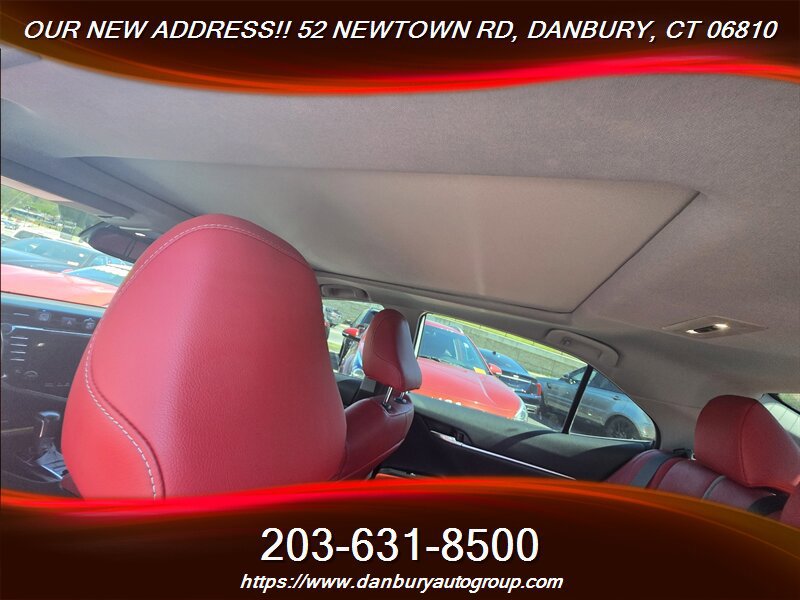 Used 2019 Toyota Camry XSE FWD image 5