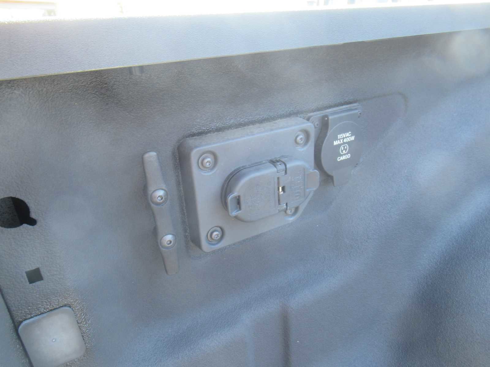 Used 2024 RAM 2500 Tradesman w/ Chrome Appearance Group image 7