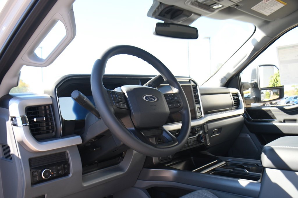 New 2026 Ford F350 4x4 Crew Cab Super Duty image 11
