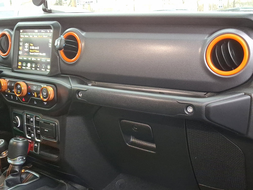 Used 2023 Jeep Gladiator Mojave w/ Cold Weather Group image 11