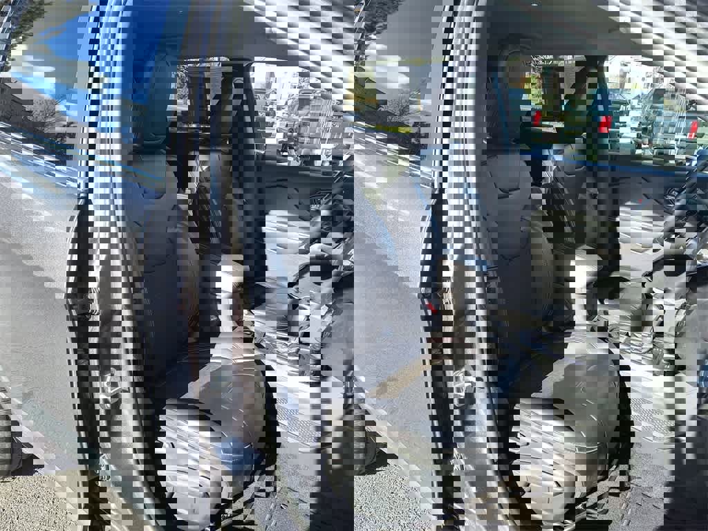 Used 2019 Jeep Cherokee Latitude Plus w/ Comfort/Convenience Group image 23