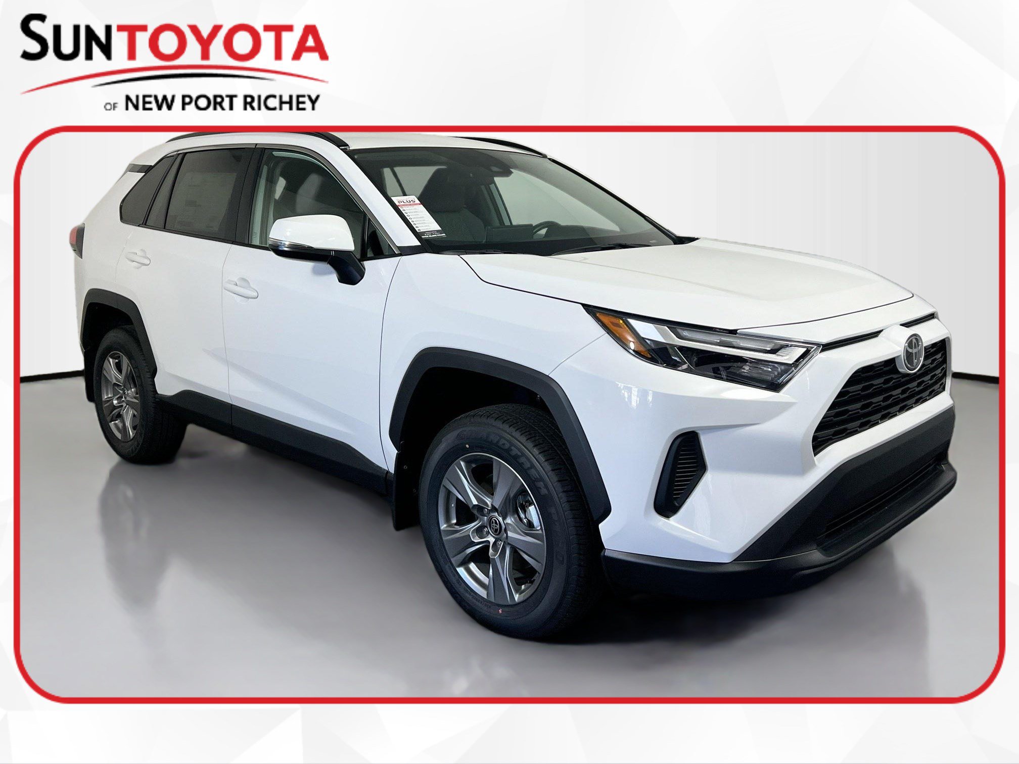 Used 2025 Toyota RAV4 XLE AWD/4WD image 1
