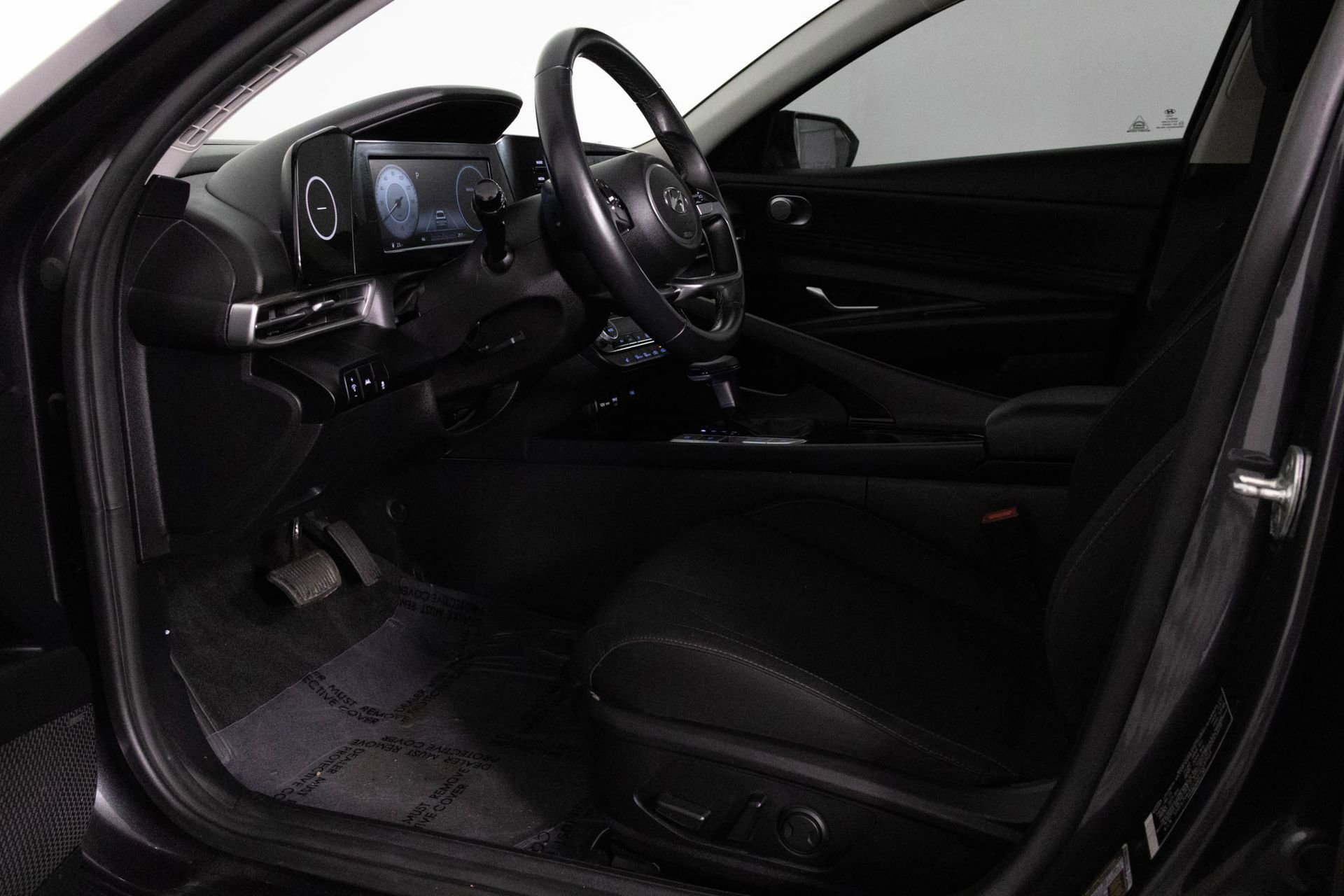 Used 2022 Hyundai Elantra SEL w/ Convenience + Premium Package FWD image 18