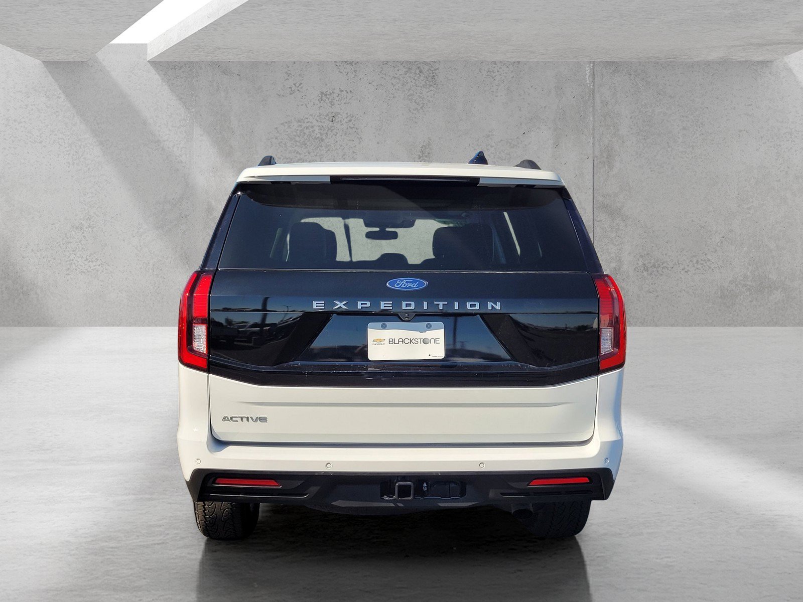 Used 2025 Ford Expedition Active AWD/4WD image 6