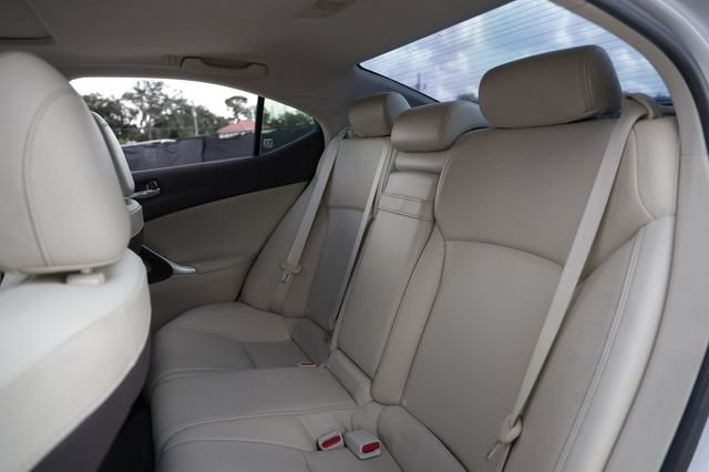 Used 2010 Lexus IS 250 w/ Preferred Accessory Package RWD image 11