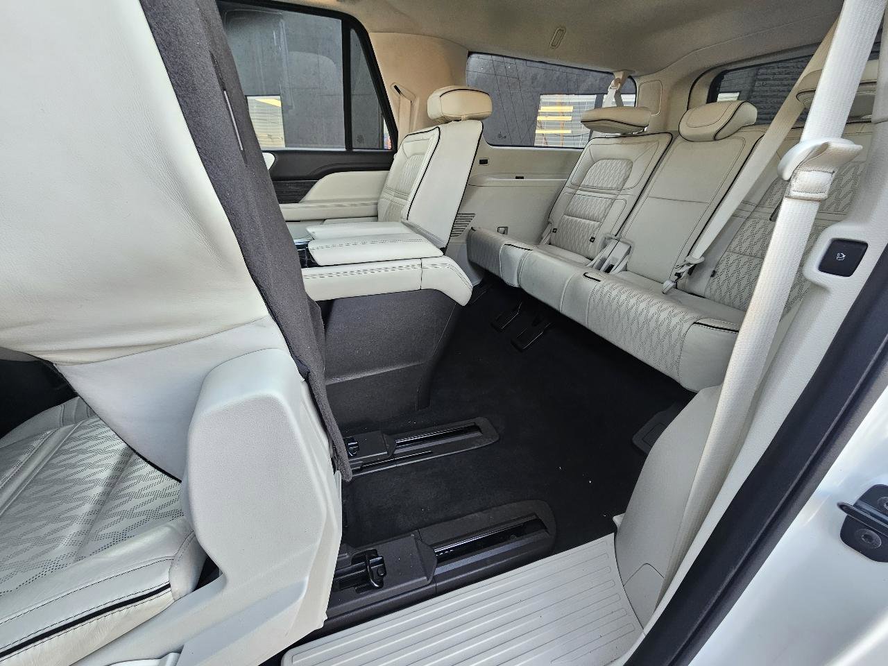 Used 2018 Lincoln Navigator L Black Label w/ Cargo Package image 63