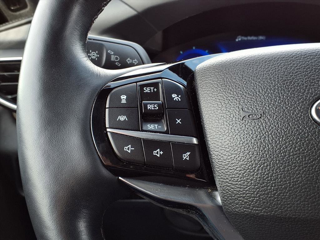 Used 2023 Ford Explorer Platinum w/ Technology Package AWD/4WD image 26