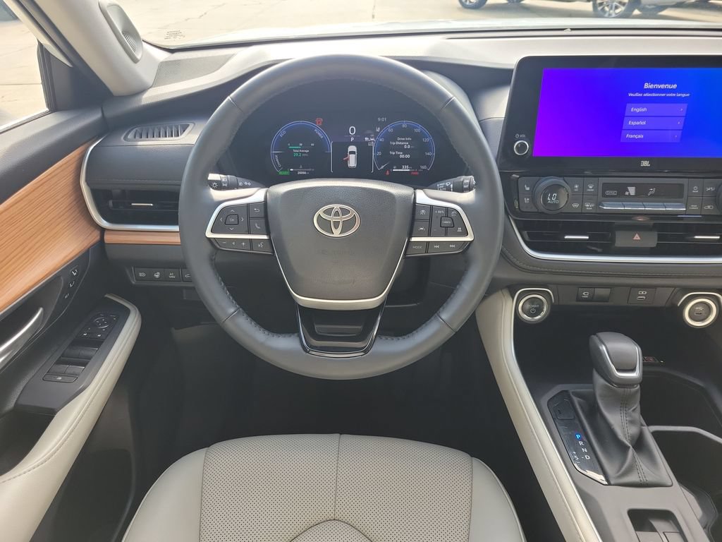 Certified 2025 Toyota Grand Highlander AWD Hybrid image 18
