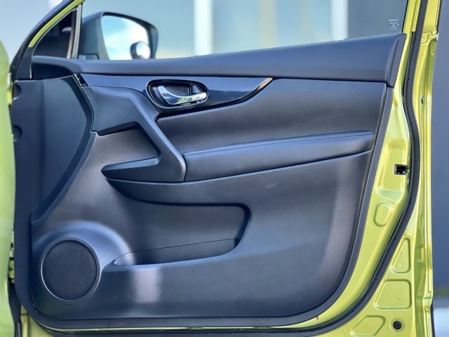 Used 2020 Nissan Rogue Sport SV image 23