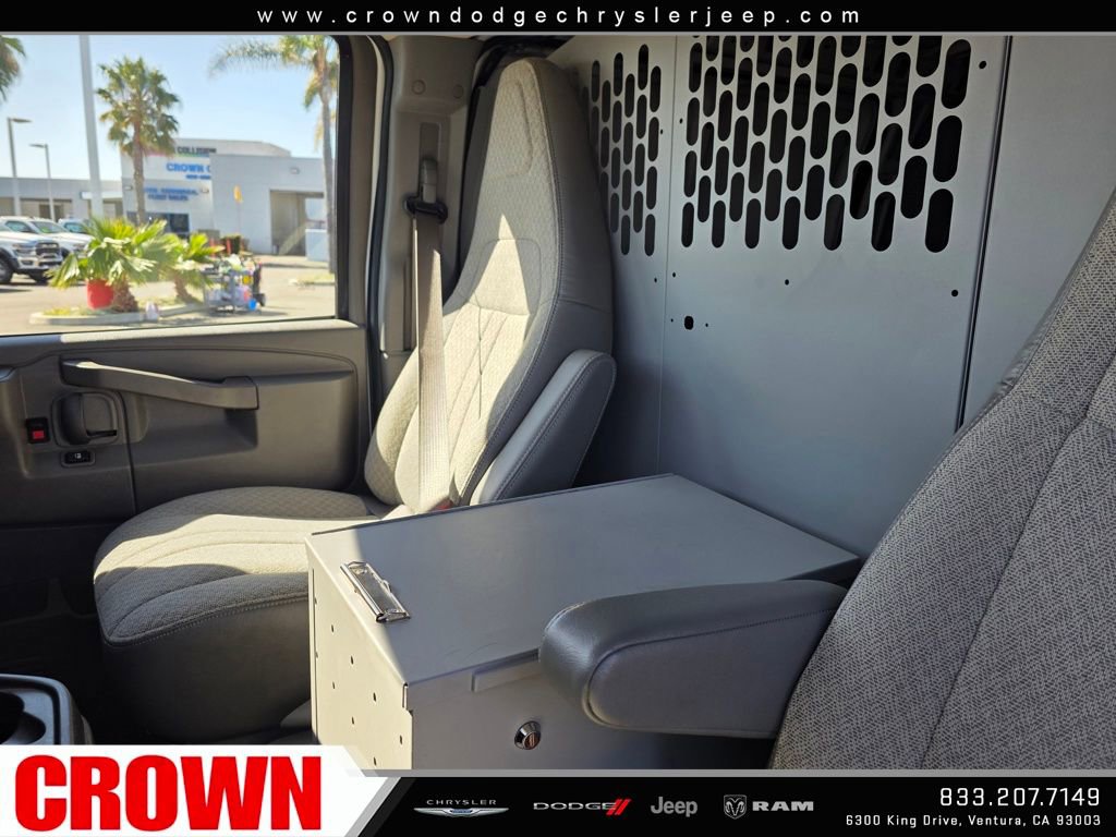 Used 2021 Chevrolet Express 2500 w/ Driver Convenience Package image 23