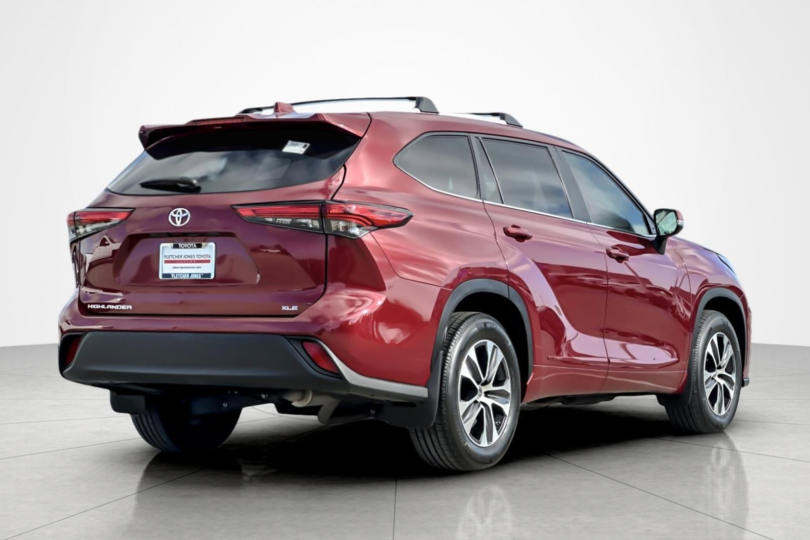 Used 2023 Toyota Highlander XLE image 5