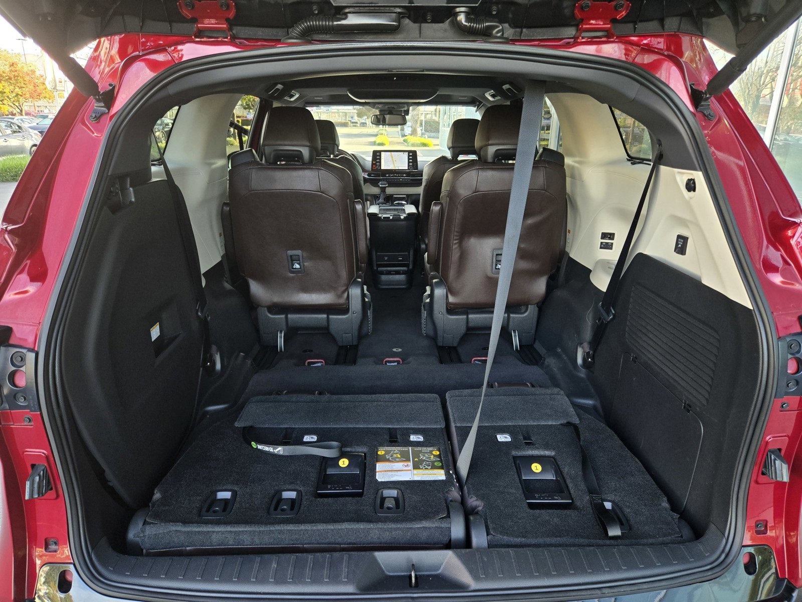 Certified 2022 Toyota Sienna Platinum image 26