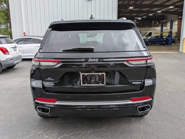 Certified 2023 Jeep Grand Cherokee Summit w/ Luxury Tech Group V AWD/4WD image 5