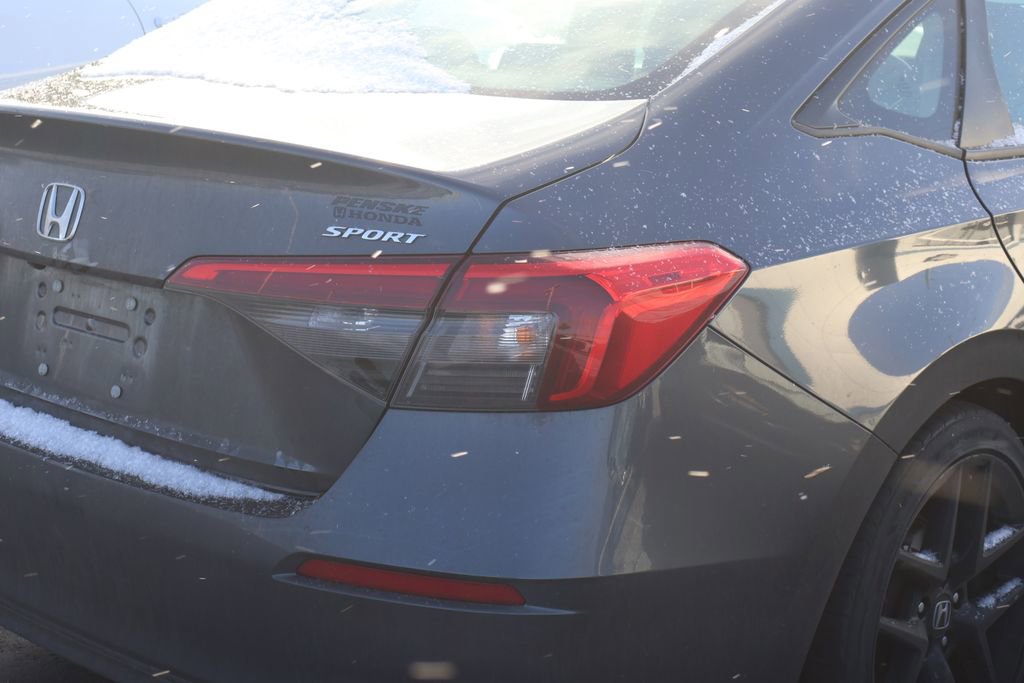 Used 2023 Honda Civic Sport image 8