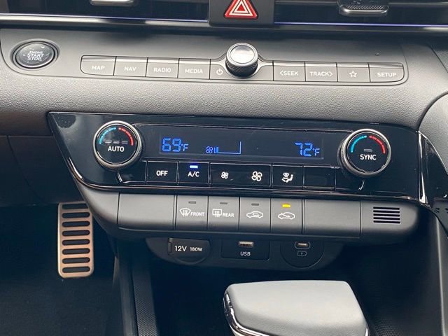 New 2025 Hyundai Elantra SEL FWD image 17