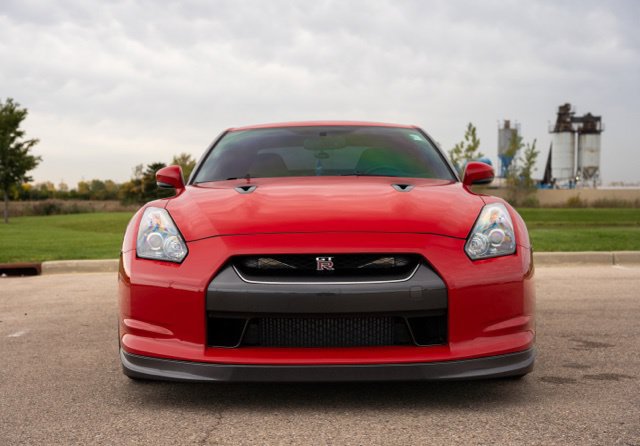 Used 2009 Nissan GT-R Premium AWD/4WD image 2