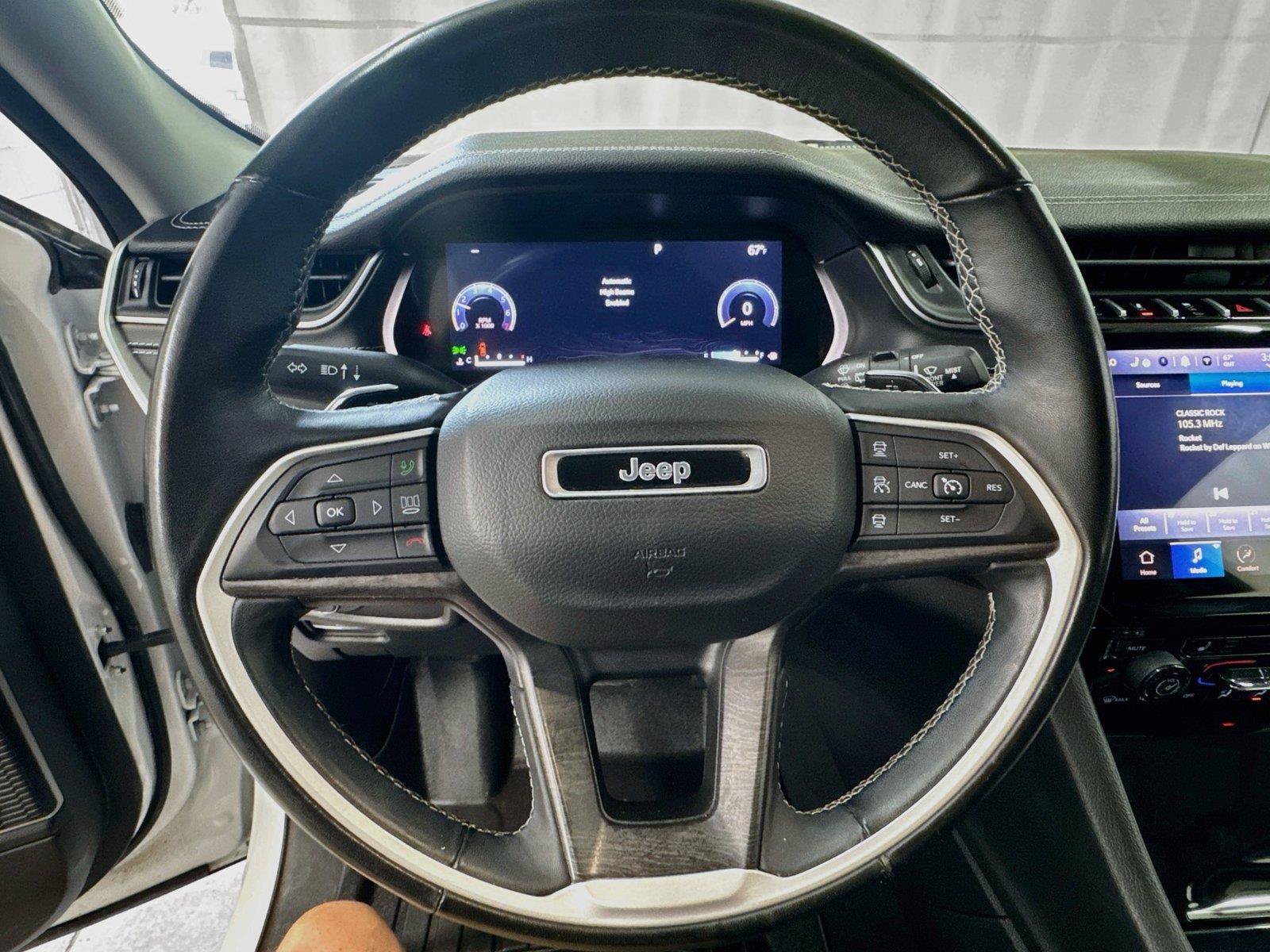 Used 2022 Jeep Grand Cherokee Limited AWD/4WD image 18