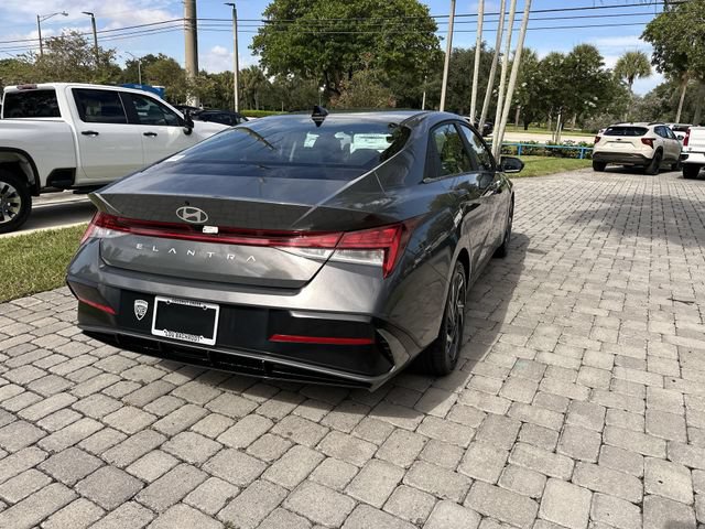 Used 2025 Hyundai Elantra SEL FWD image 37