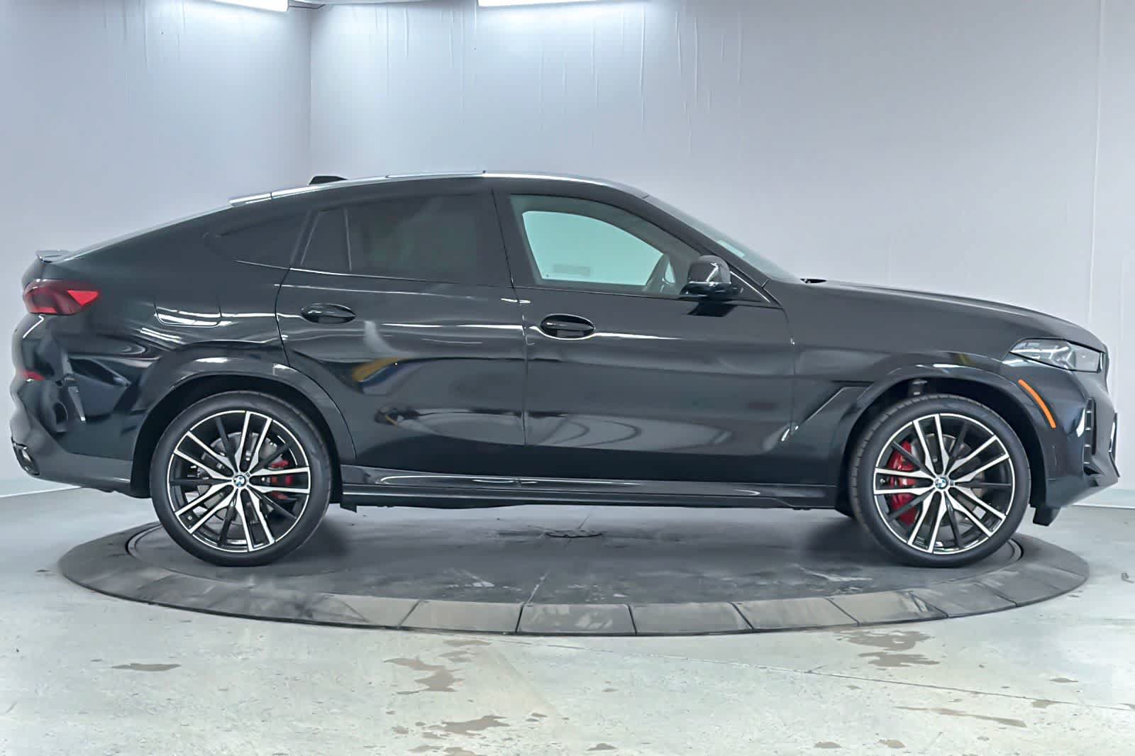 New 2026 BMW X6 M60i AWD/4WD image 8
