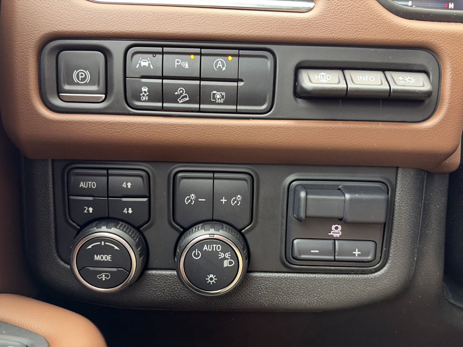 Used 2023 Chevrolet Tahoe High Country AWD/4WD image 35