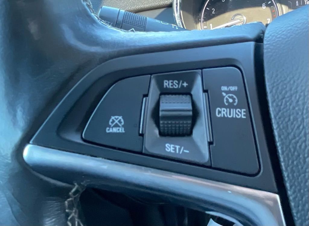 Used 2018 Buick Encore Essence image 23