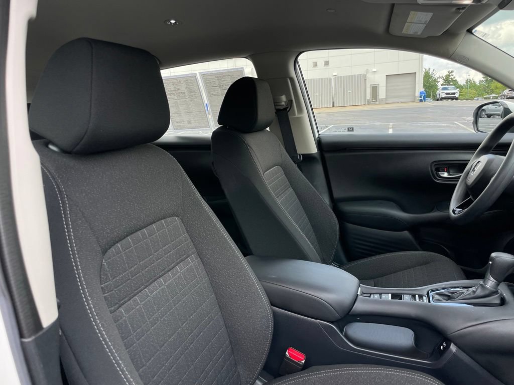 Certified 2025 Honda HR-V LX image 31