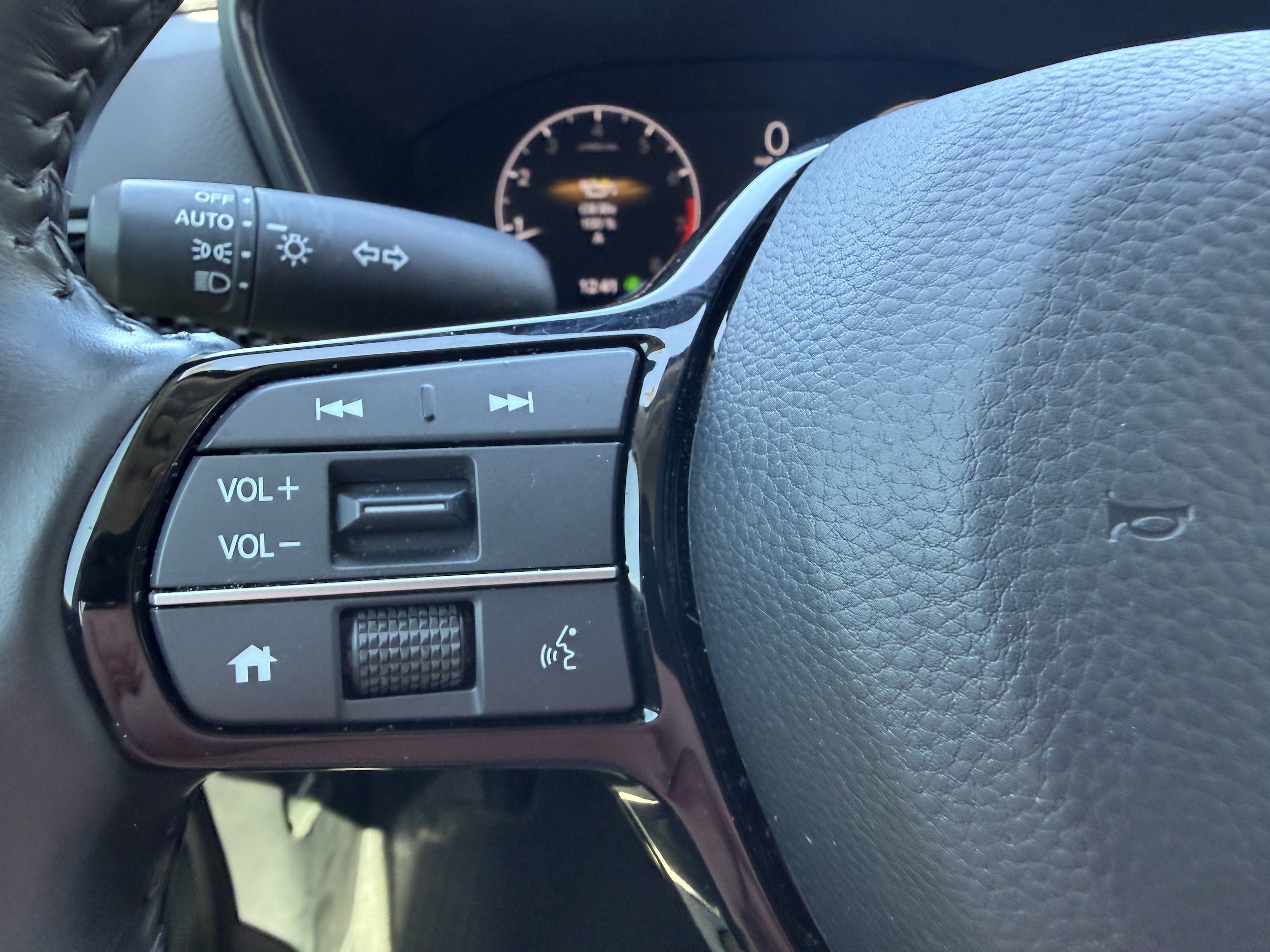 New 2026 Cadillac Optiq Luxury 1 RWD image 25