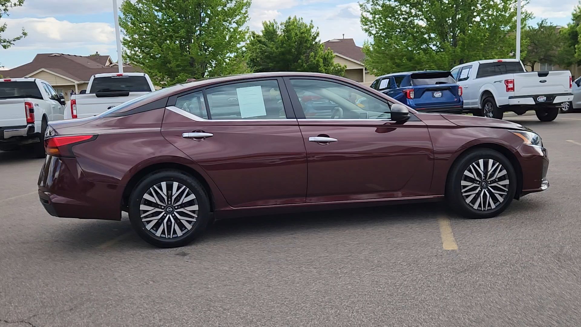 Used 2024 Nissan Altima 2.5 SV FWD image 13