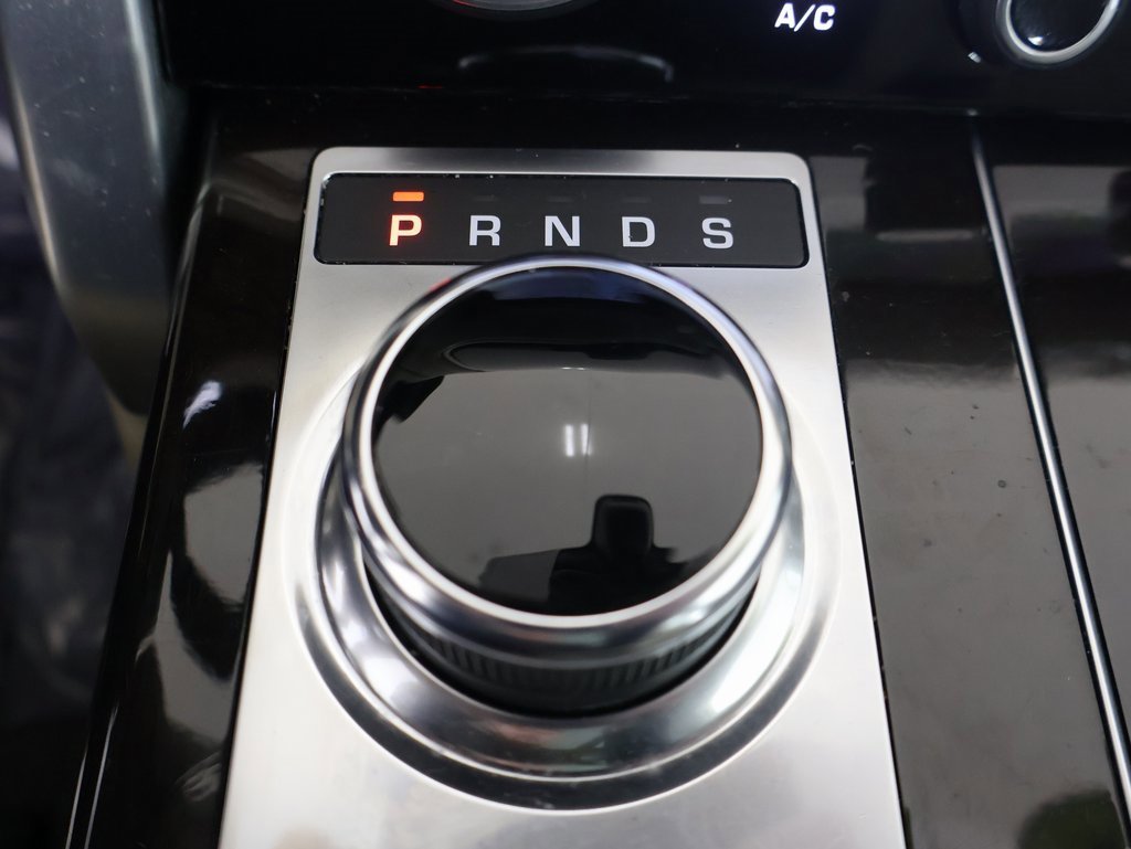 Used 2020 Land Rover Range Rover HSE image 3