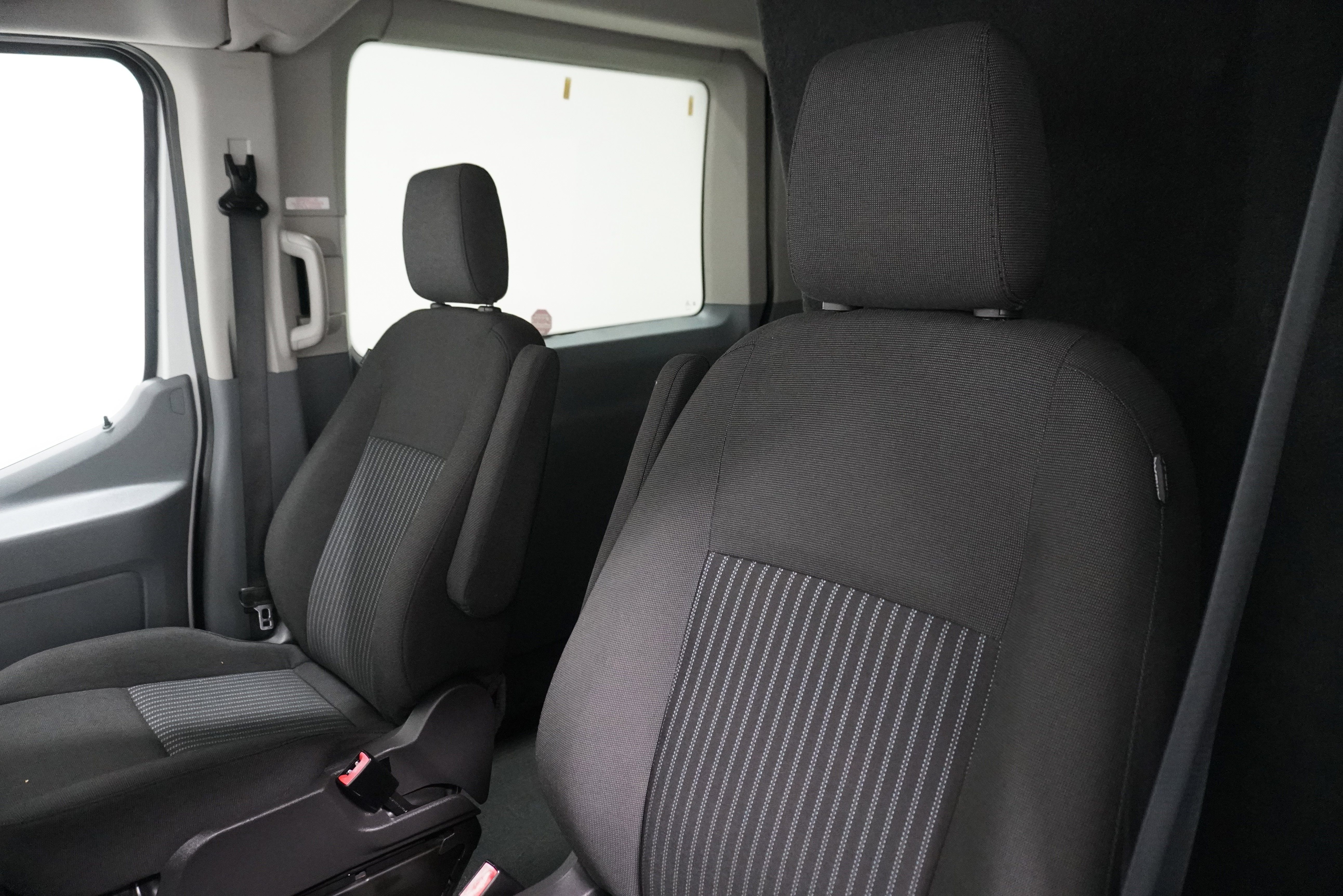 Used 2016 Ford Transit 150 XLT image 7