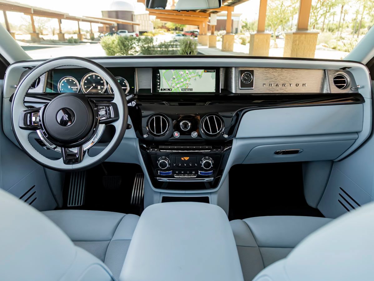 Used 2023 Rolls-Royce Phantom Sedan w/ The Phantom Package RWD image 4