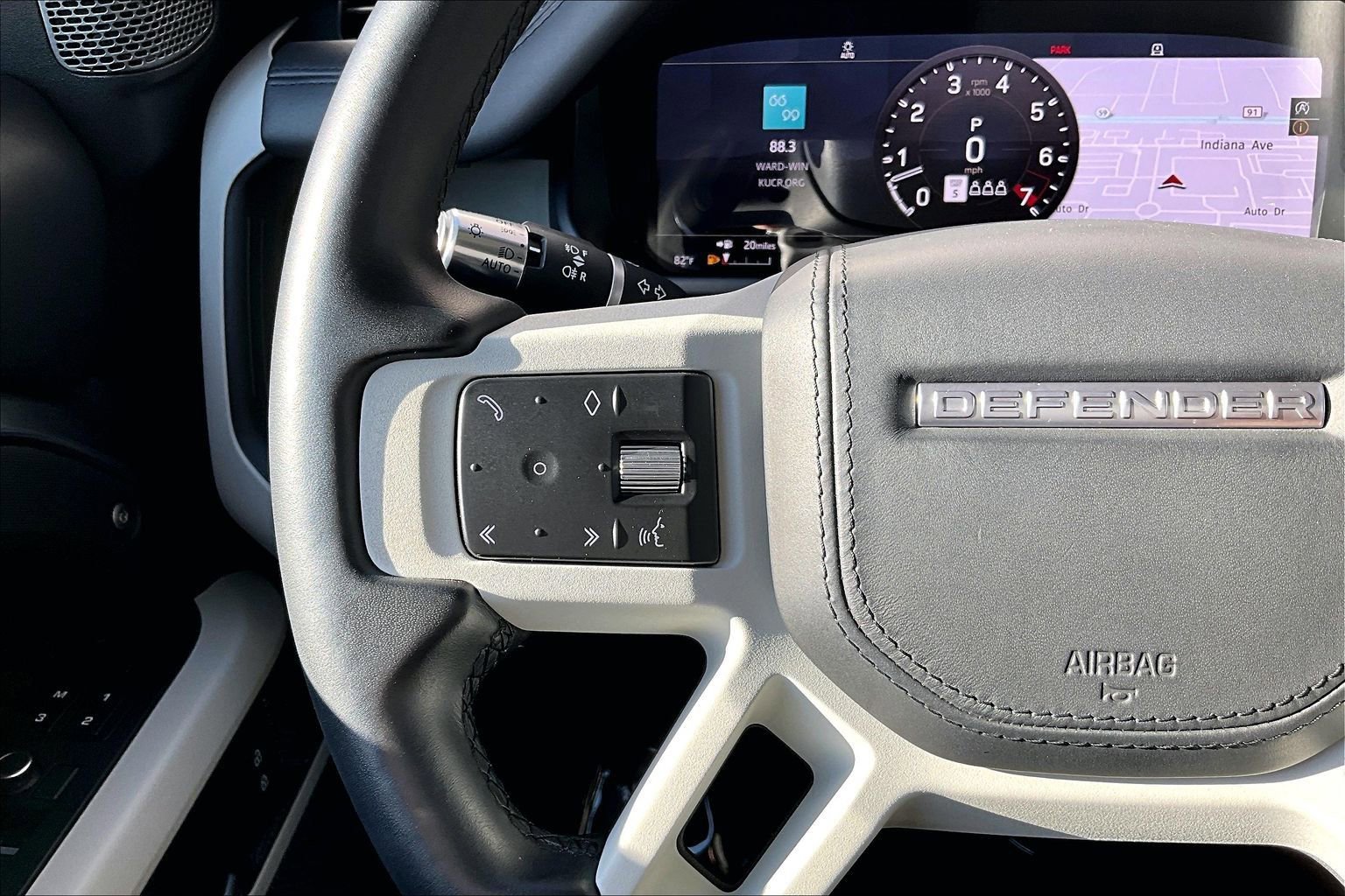 Used 2020 Land Rover Defender 110 First Edition AWD/4WD image 18