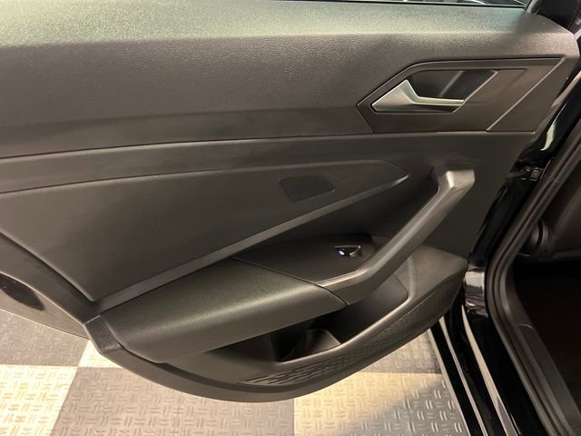 Certified 2020 Volkswagen Jetta R-Line FWD image 17
