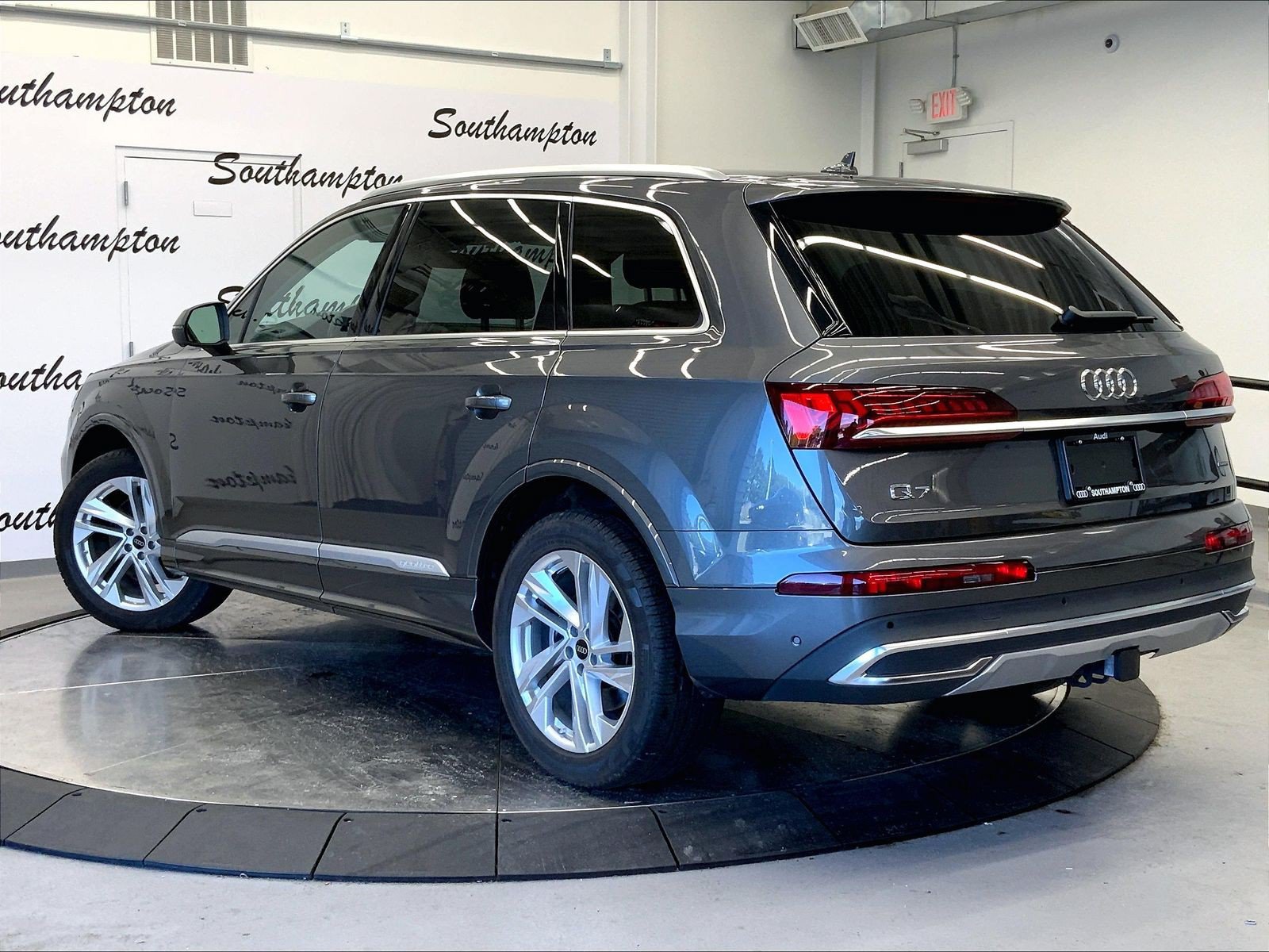 Certified 2023 Audi Q7 2.0T Premium w/ Convenience Package AWD/4WD image 9
