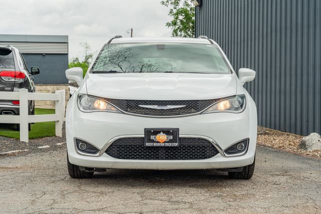 Used 2019 Chrysler Pacifica Touring-L FWD image 9